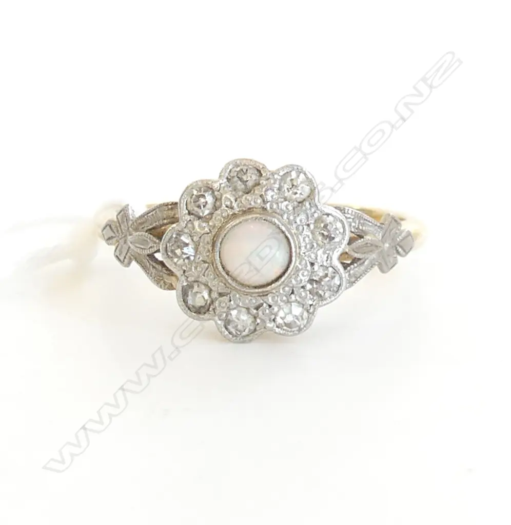 18CT GOLD OPAL & DIAMOND ART DECO RING c1930 4.25gms Image 1++