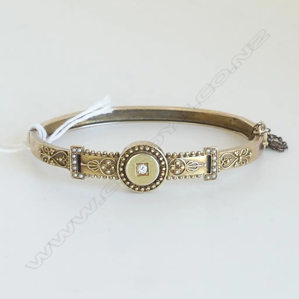 9ct GOLD EDW. GOLD HINGED BANGLE w DIAMOND & SEEDPEARLS 9.8gms Image 1++