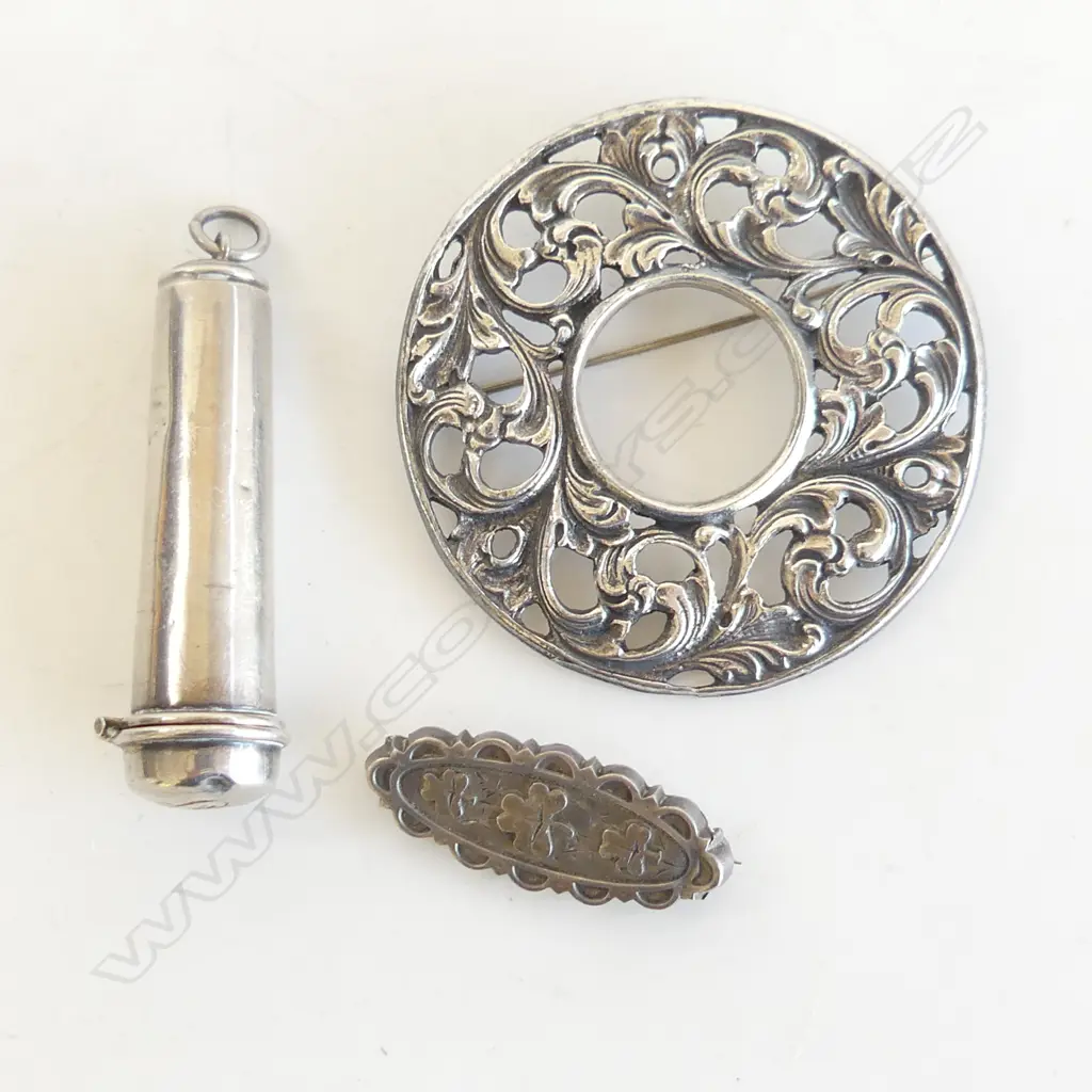 SILVER CIGARETTE HOLDER CASE + BROOCH + NORWAY 'TINN' LGE CIRCULAR BROOCH Image 1++