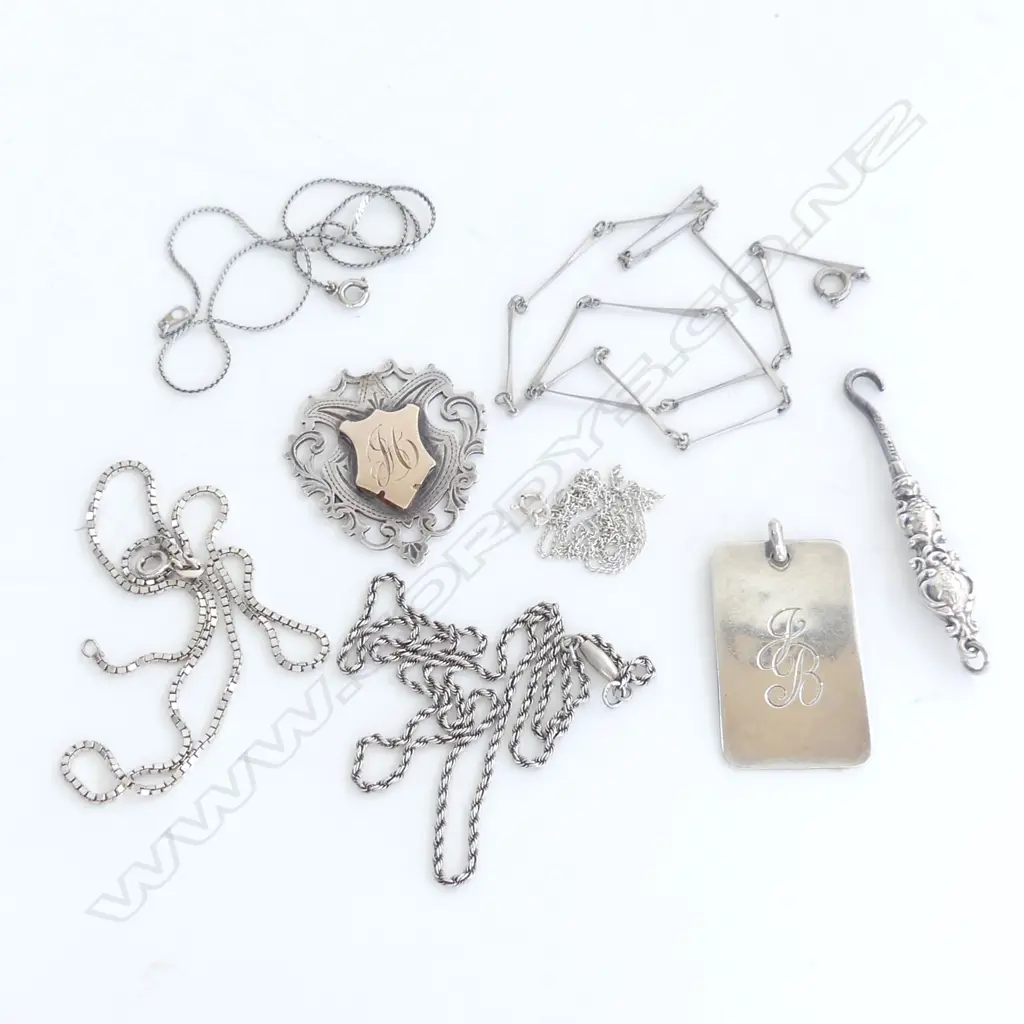 SILVER INGOT MEDALLION + EDW SILVER & GOLD MEDALLION + MINI SILVER HOOK + SILVER CHAINS38gms Image 1++
