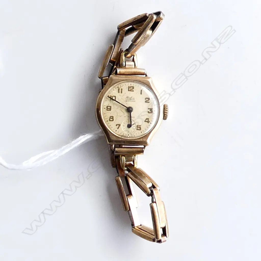 1940's 9ct GOLD LADIES WRISTWATCH running gold plated strap  Image 1++