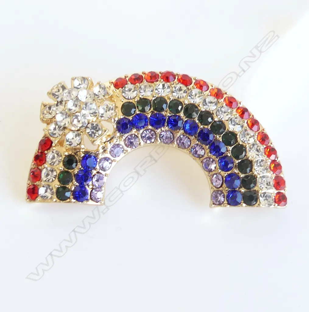 RED WHITE & BLUE DIAMANTE RAINBOW BROOCH Image 1++