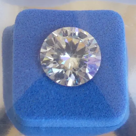 ROUND BRILLIANT 2ct MOISSANITE, WITH GRA CERTIFICATE