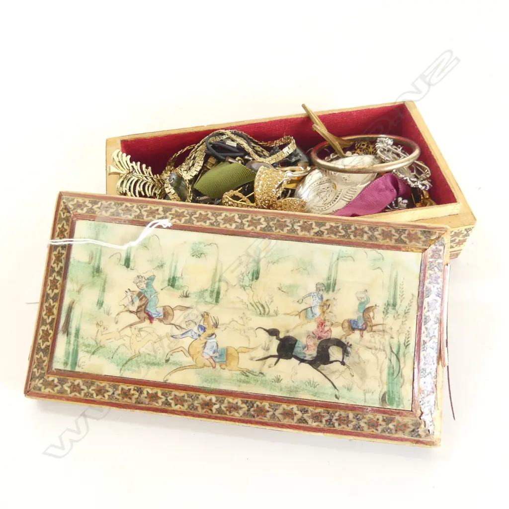 COSTUME JEWELLERY IN INLAID BOX AF W.205mm Image 1++