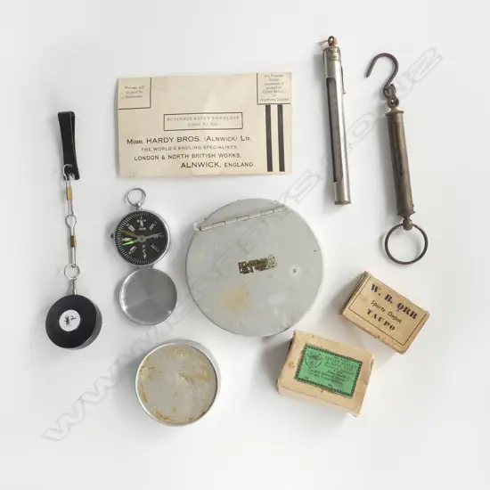 Alan Pye fishing collection: SELECTION OF ITEMS: SPRING BALANCE + THERMOMETER ETC
