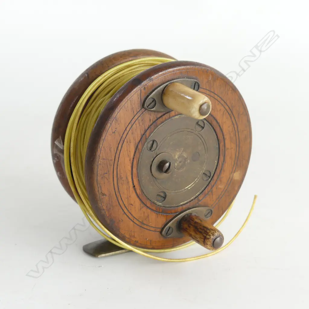 Alan Pye fishing collection: 3 1/8 X 1 5/8 WOOD & BRASS FLY REEL Image 1++