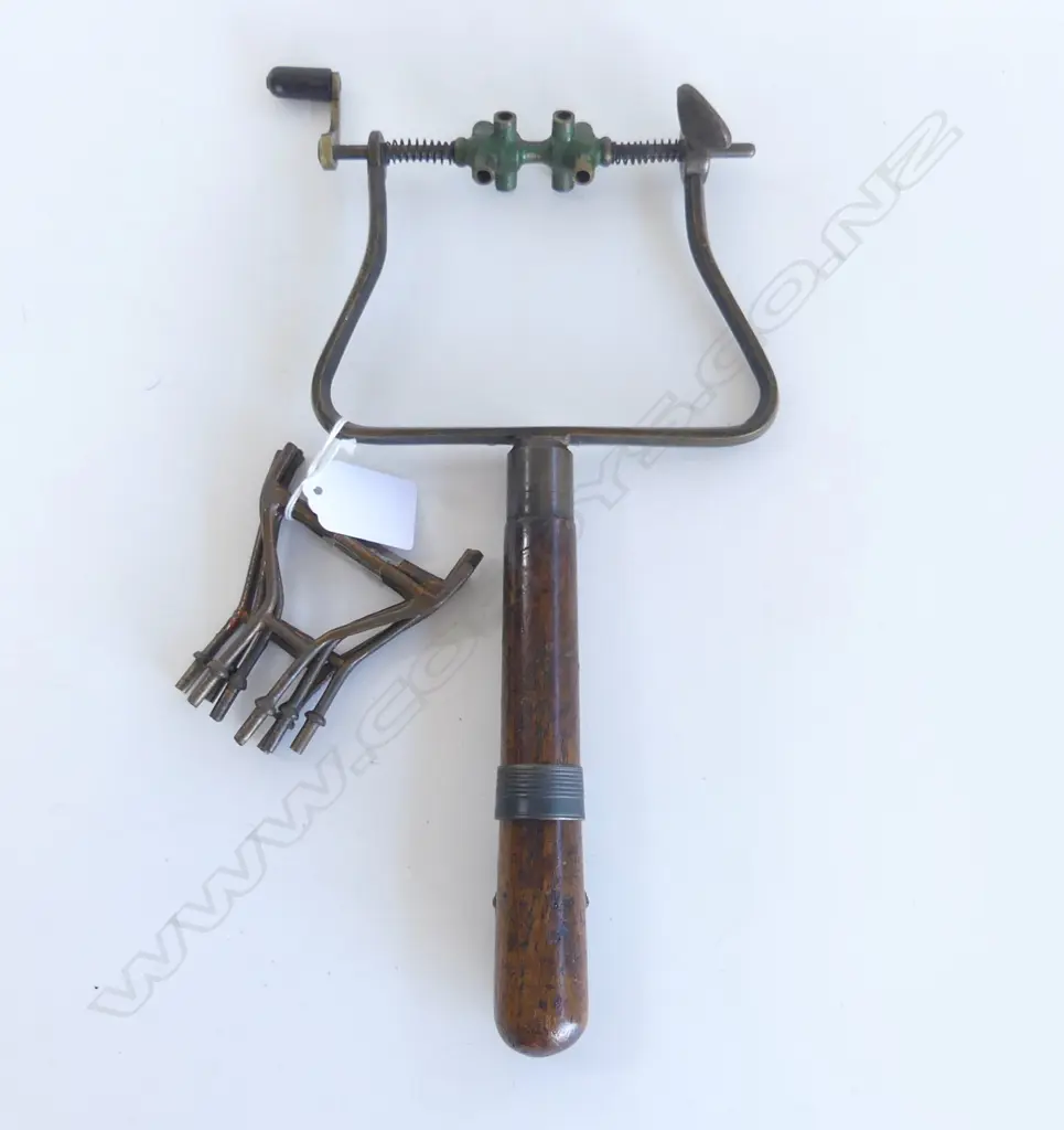 VINTAGE HARDY BROS UNIVERSAL FITTING LINE WINDER L300MM Image 1++