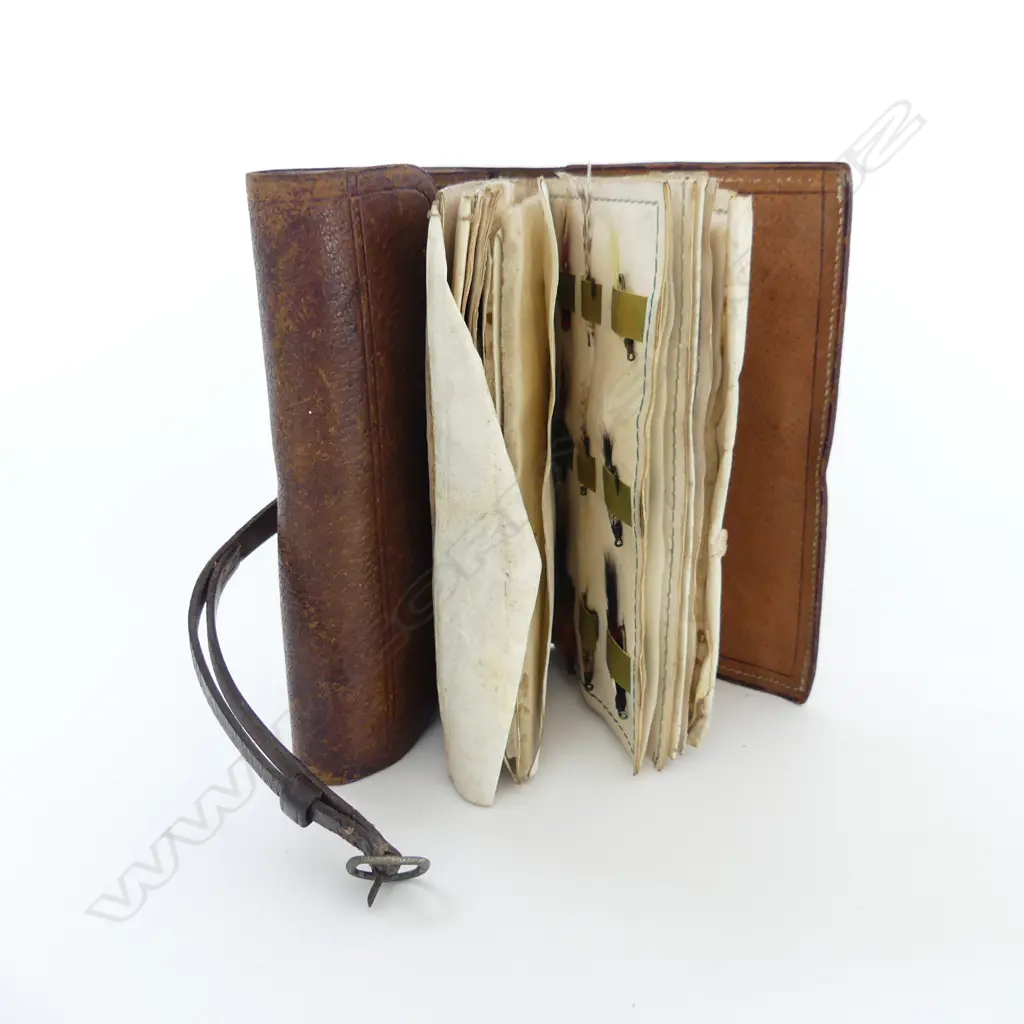 Alan Pye fishing collection: PIG SKIN FLY BOX with ENVELOPES FOR CASTS & GUT DAMPERS c1930 Image 1++