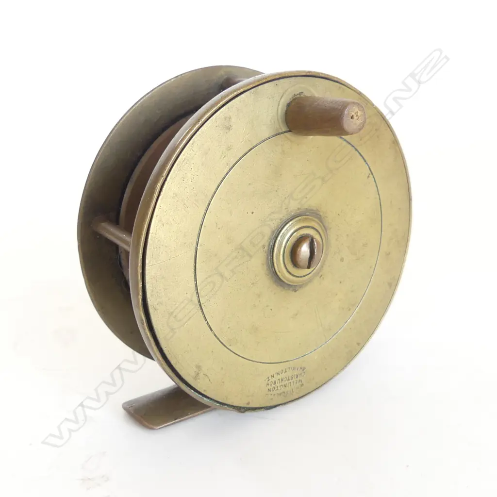Alan Pye: 3 1/4" x 1 1/4"BRASS PLATE WIND REEL w riveted pillars & wooden handle Image 1++