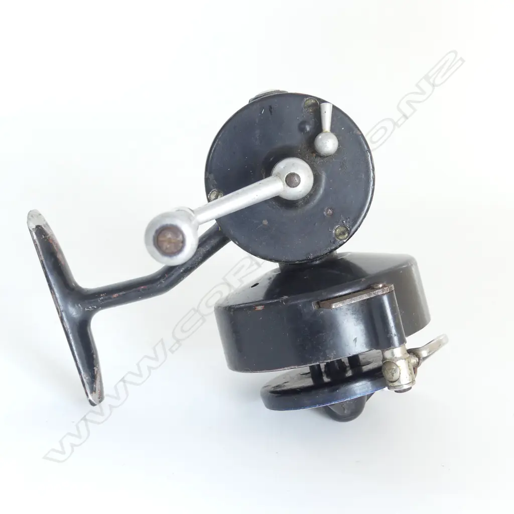 Alan Pye: C.A.P SPINNING REEL WITH CAGED CENTRE SPOOL. Made in France. Circa 1950 Image 1++
