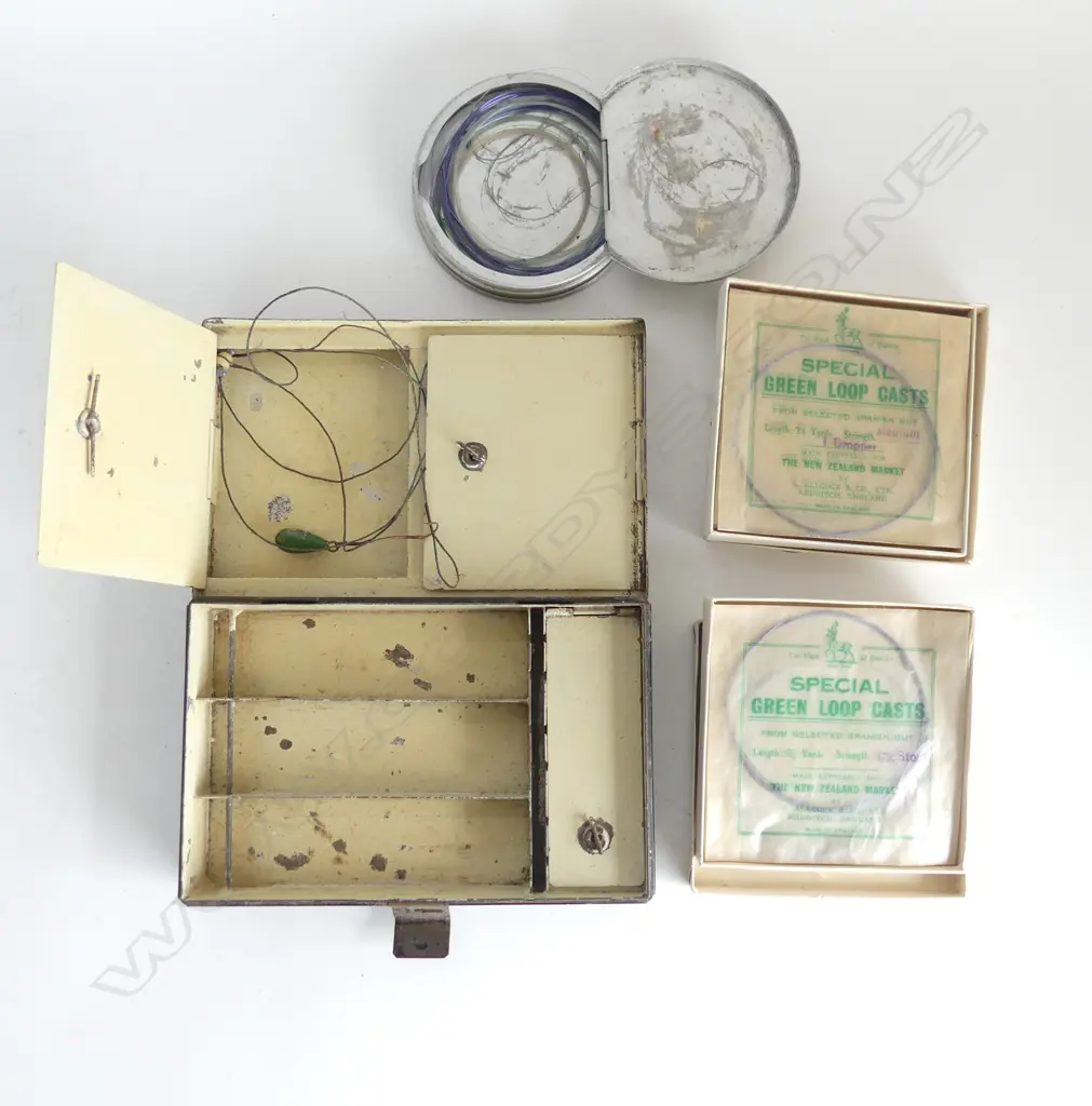 VICTORIAN 'FISHING LURE' TACKLE BOX Image 1++