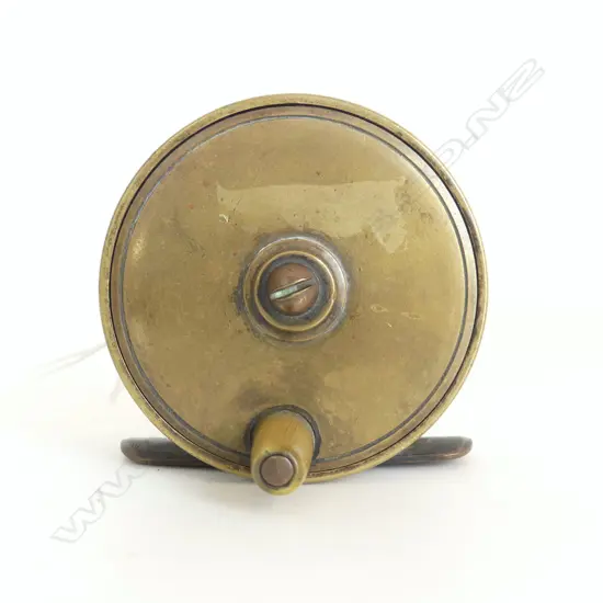 Alan Pye: 2 ½" x 1¼" BRASS PLATE WIND w riveted pillars.Good exemple. Circa 1910