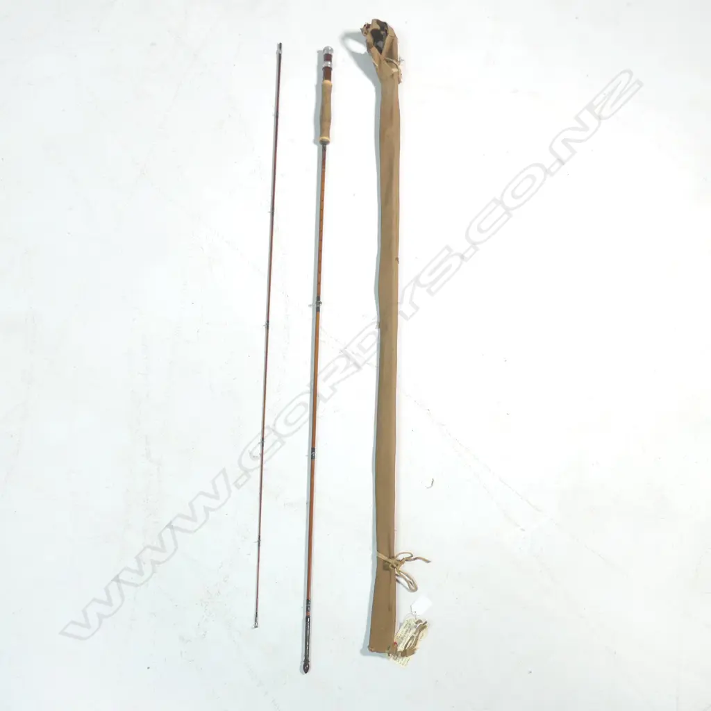 2 PIECE DRY FLY ROD with Fariows patented joint locking system.Circa 1940. Bag 1380mm. Image 1++