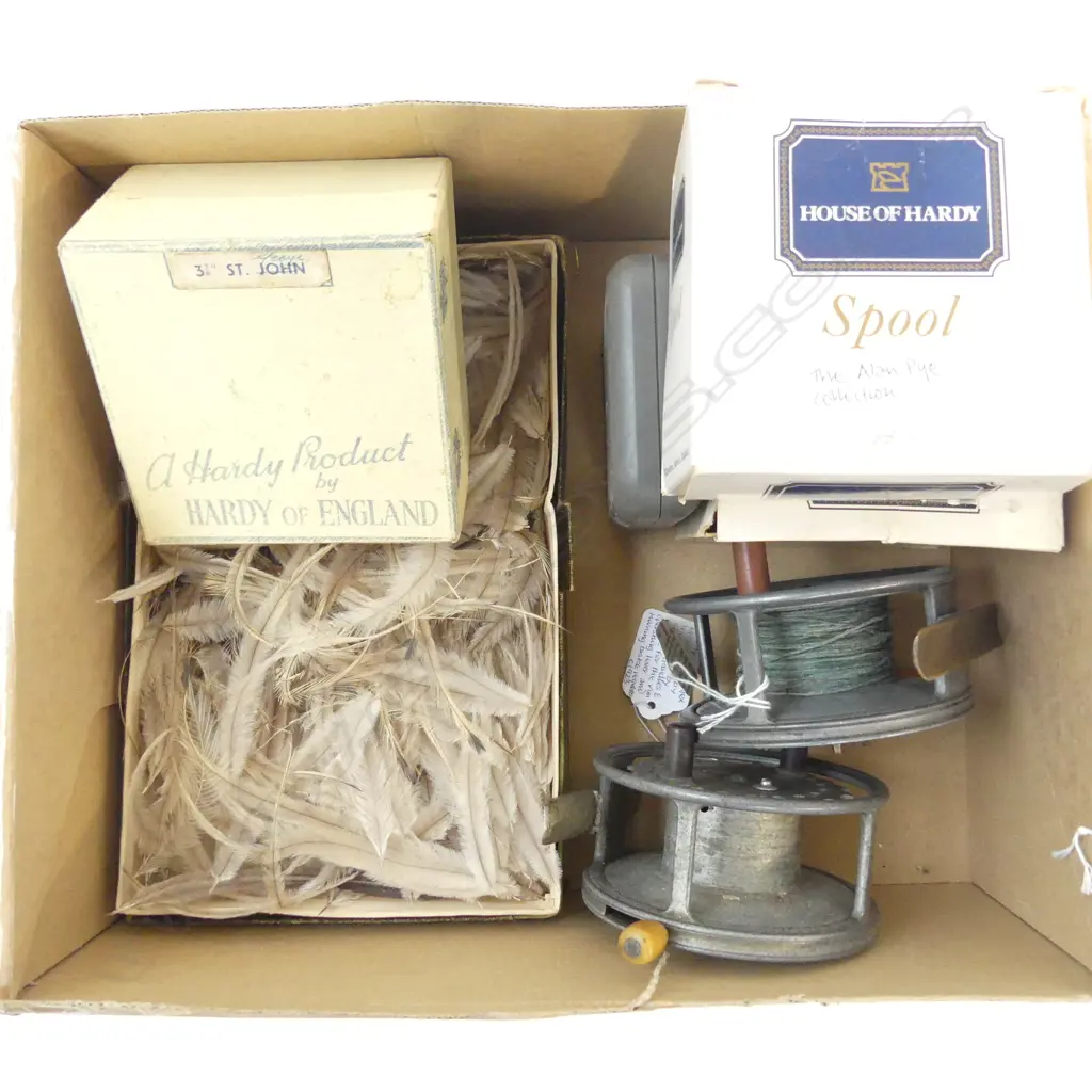 SMALL BOX HARDY REEL BOXES FLY FEATHERS & 2HARDY SILEX MAJORS FISHING REELS ALL FAULTS  Image 1++
