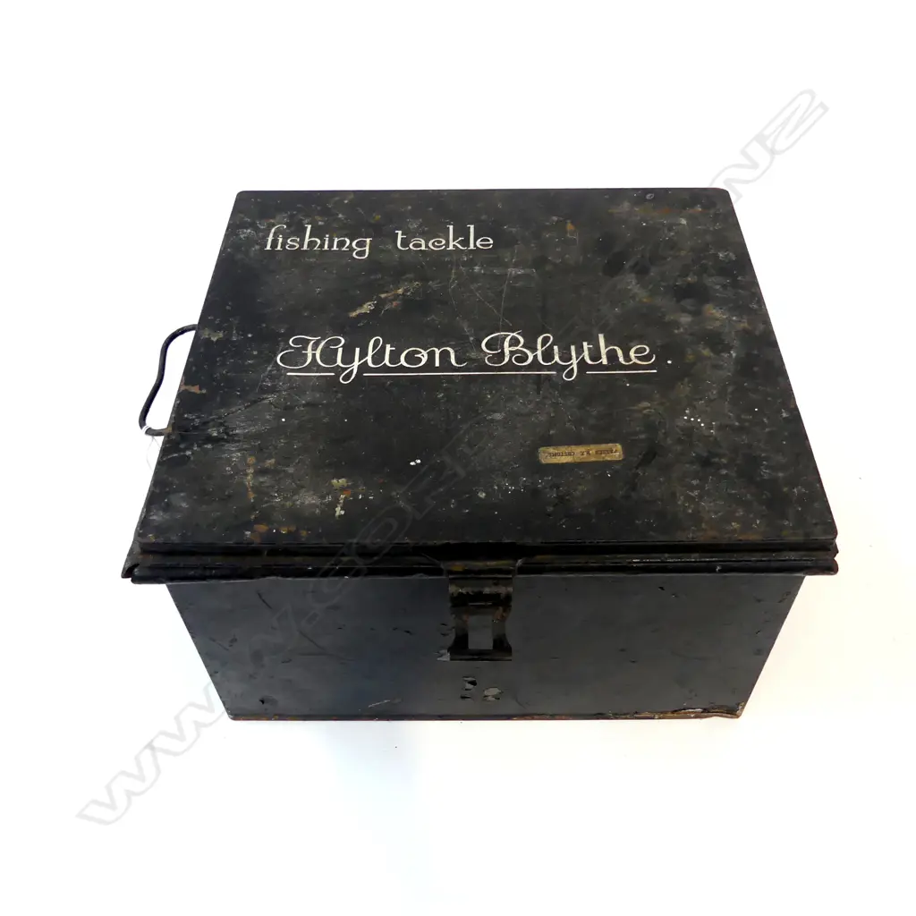 LARGE VICT TIN TACKLE BOX WITH CONTENTS L400MM H240MM Image 1++