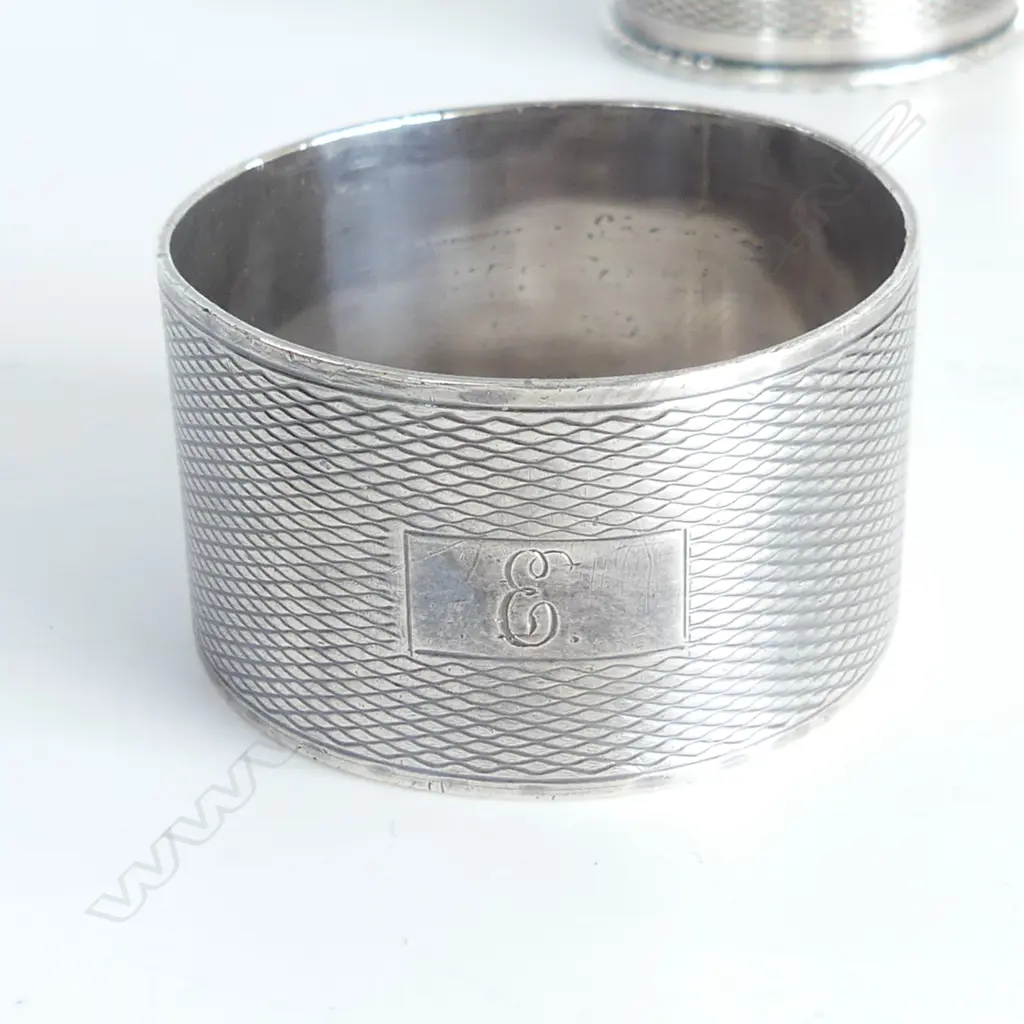 5 STG SILVER NAPKIN RINGS 113grms incl. cased pr Image 1++