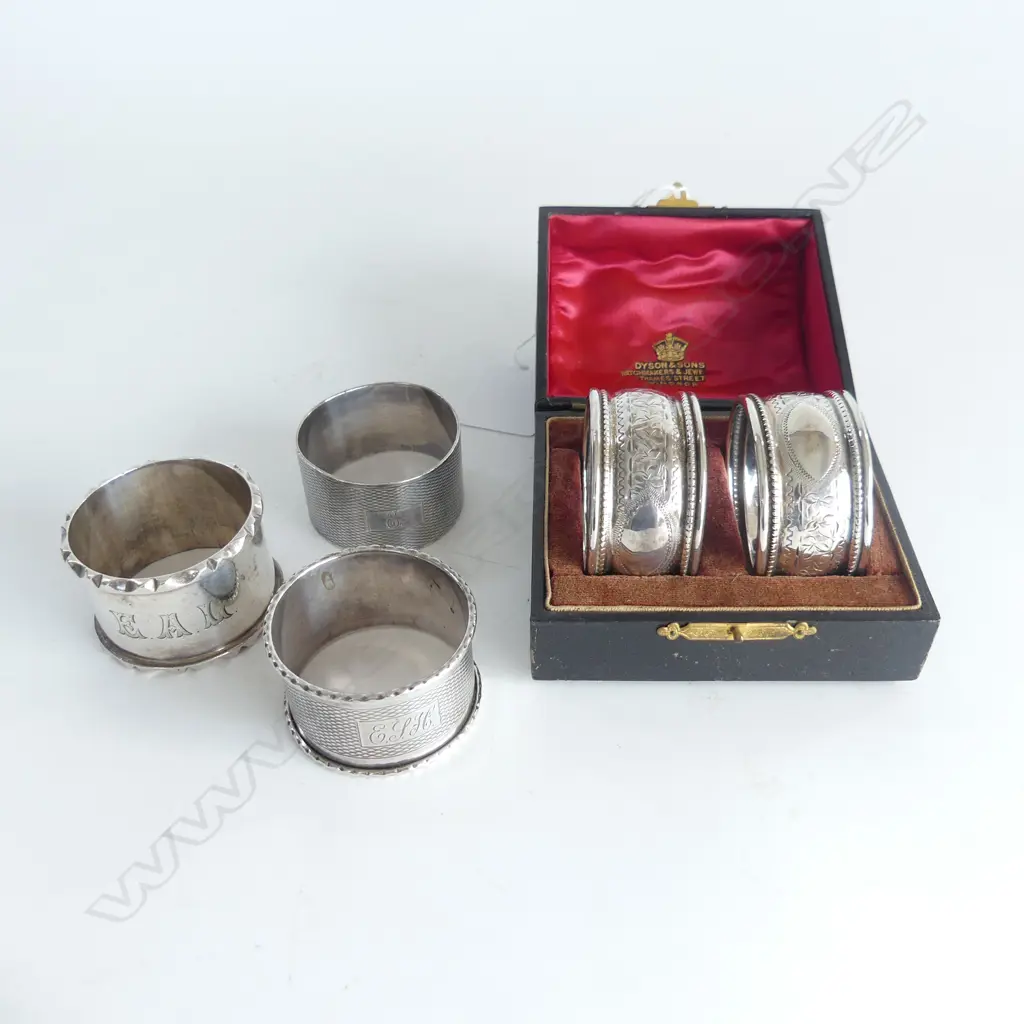 5 STG SILVER NAPKIN RINGS 113grms incl. cased pr Image 1++