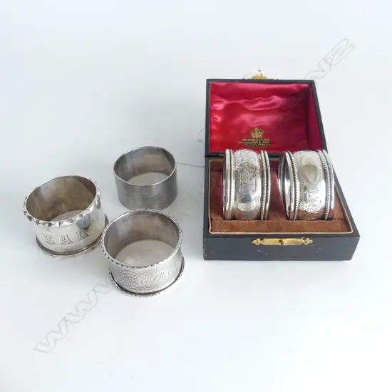 5 STG SILVER NAPKIN RINGS 113grms incl. cased pr