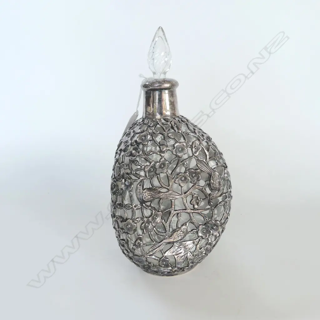 GLASS BOTTLE DECORATED w. SILVER METAL FOLIAGE H.260mm... Image 1++