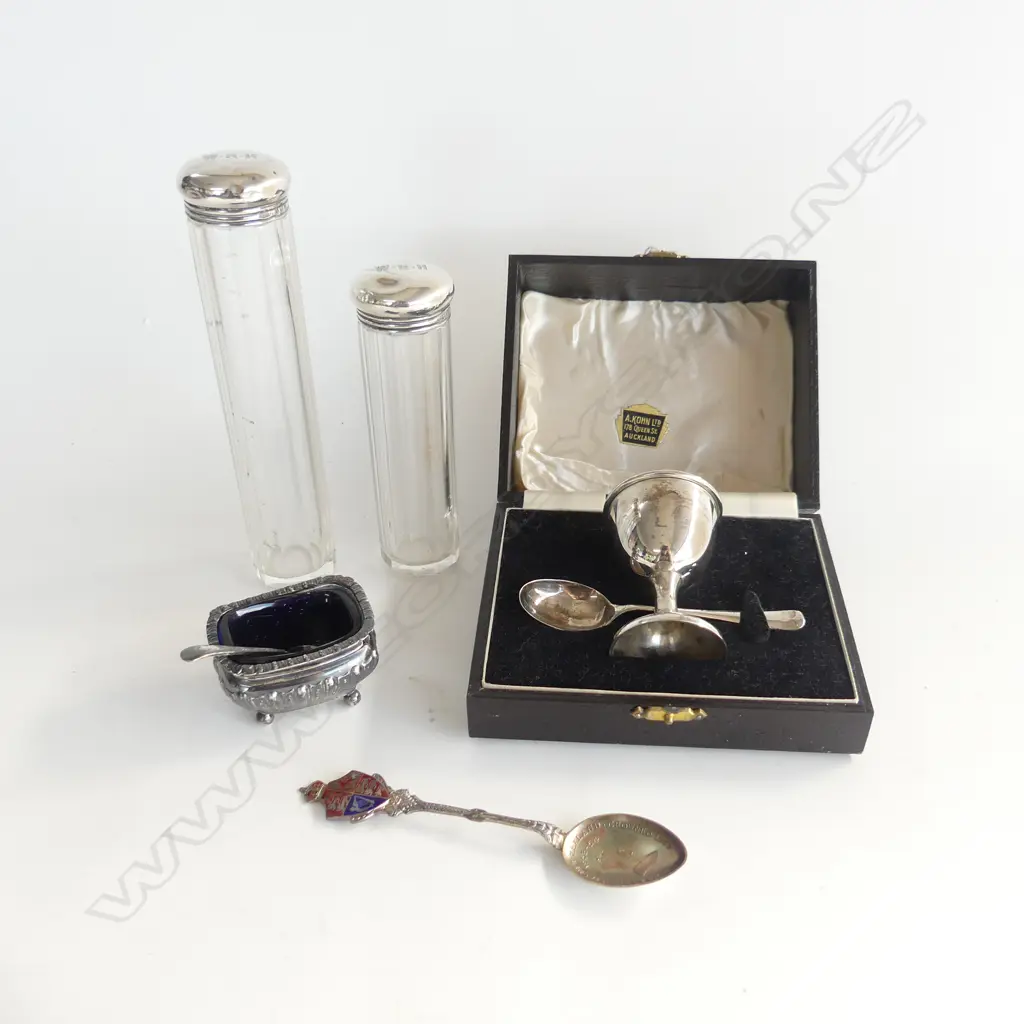 5 PCES STG SILVER; CASED EGGCUP, ERII TEASPOON, SALT, 2 CRYSTAL BOTTLES 85gms Image 1++