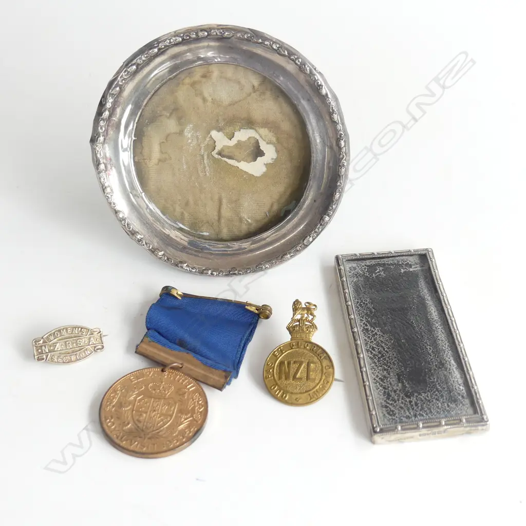 2 SMALL SILVER FRAMES some faults + 1953 Royal Visit medallion + NZE military badge + RSA silver woman's badge Image 1++