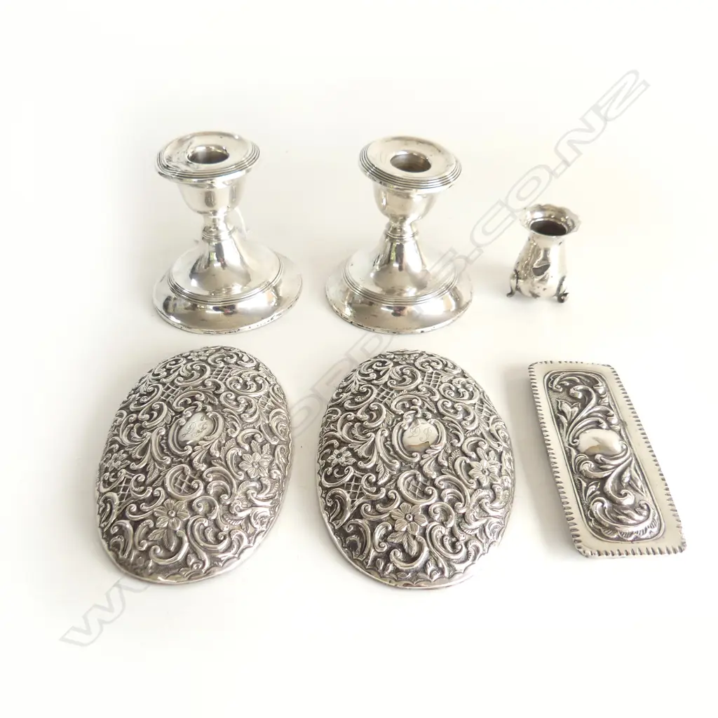 PR STG SILVER CANDLESTICKS H.80mm LONDON 1912 + 90gms SCRAP SILVER Image 1++