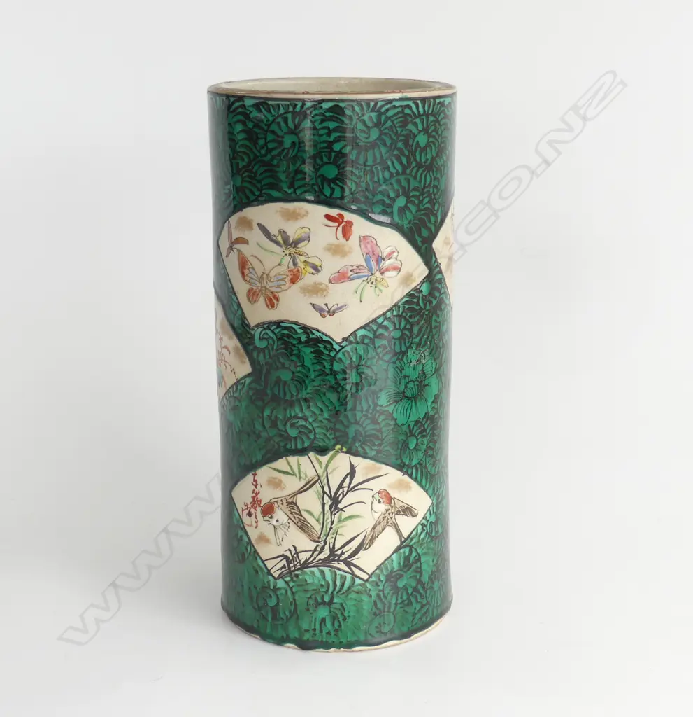 (12) JAPANESE VASE MEIJI PERIOD FAN PATTERN ON DEEP GREEN GLAZE. H. 250MM hairline crack Image 1++