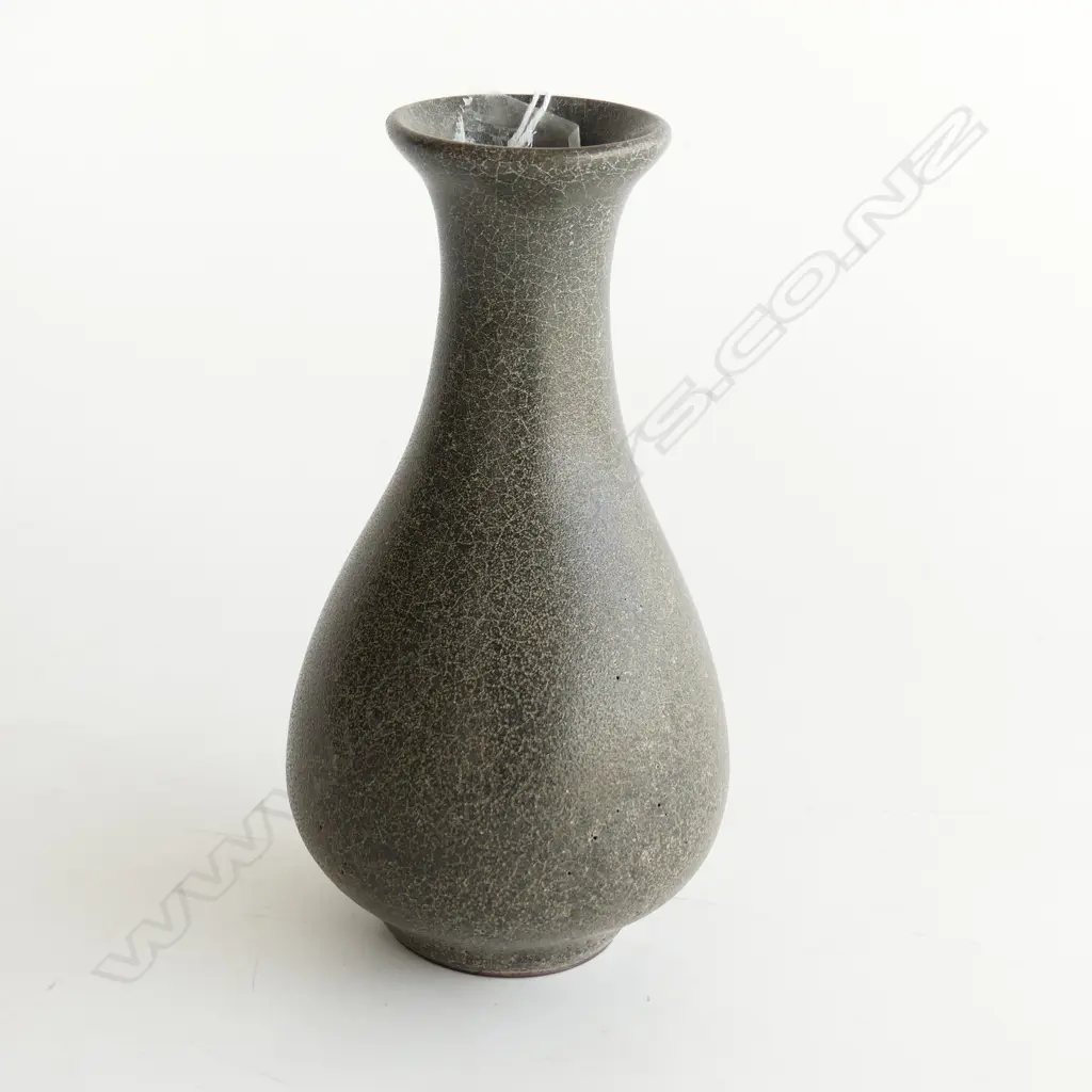 reputedly MING/QING TEADUST VASE H. 160mm Image 1++