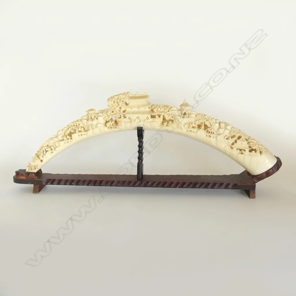 LARGE RESIN IMITATION CHINESE CARVED TUSK L.665mm on stand missing 2 small finials Image 1++