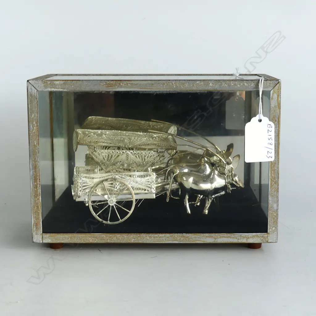 SILVER FILIGREE MODEL OF OX CART WITH DRIVER, IN GLASS BOX (SLIDE UP TO REMOVE) L.195MM Image 1++
