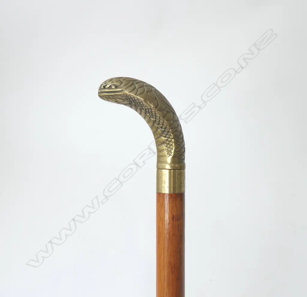 WALKING STICK w. BRASS SNAKE HEAD L.920mm Image 1++
