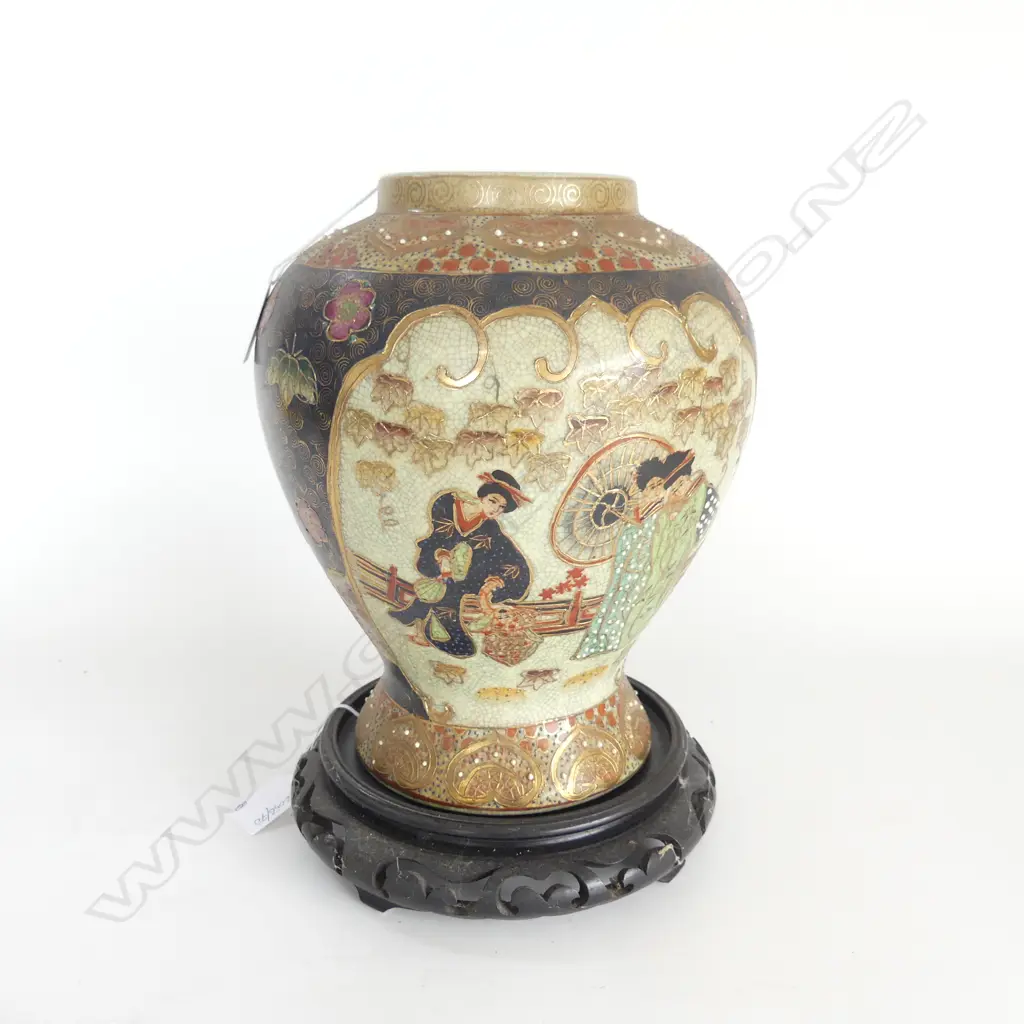A SATSUMA VASE ON STAND MADE IN CHINA H 300 MM Image 1++