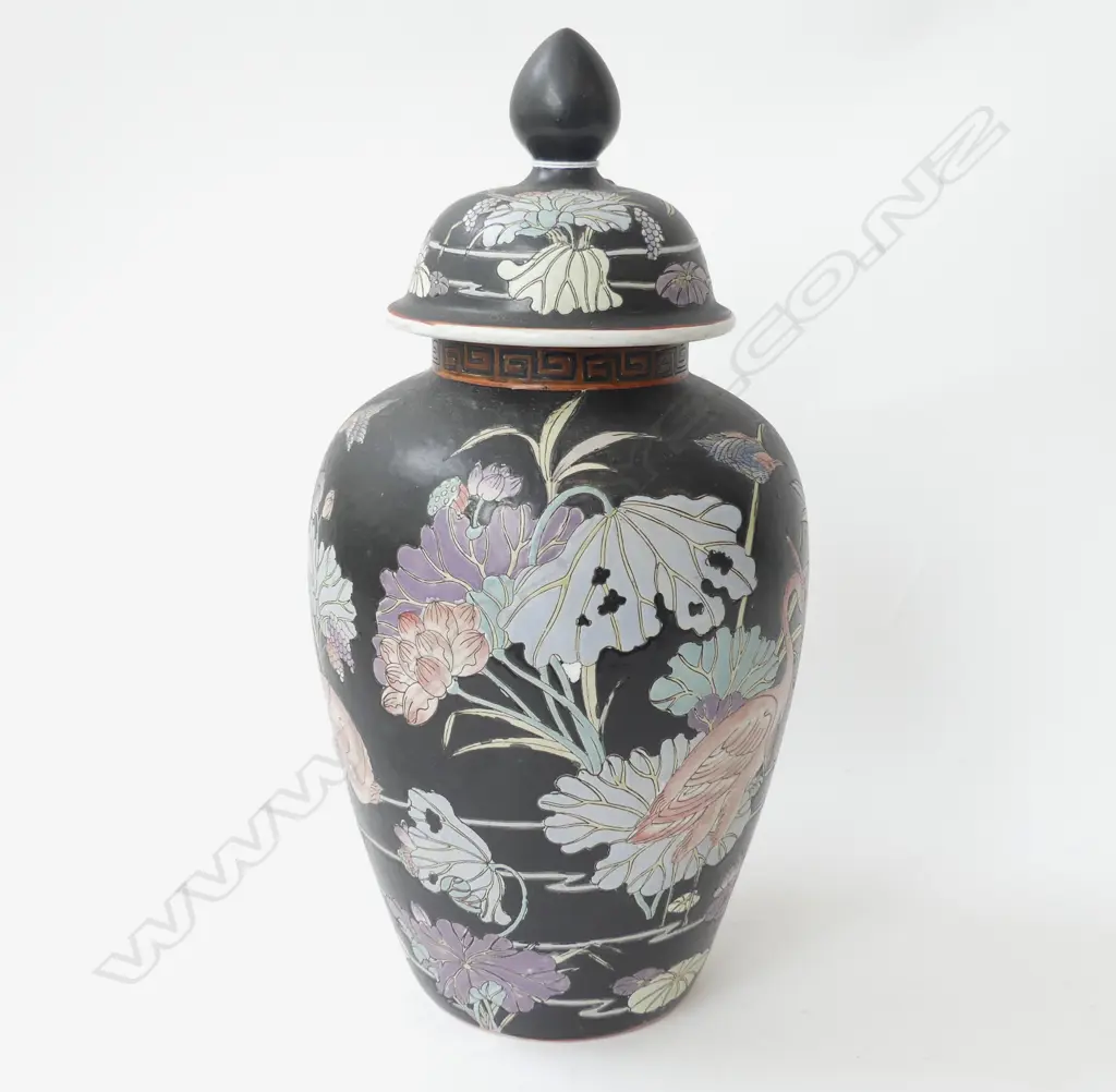 BLACK CHINESE LIDDED GINGER JAR H.365mm Image 1++