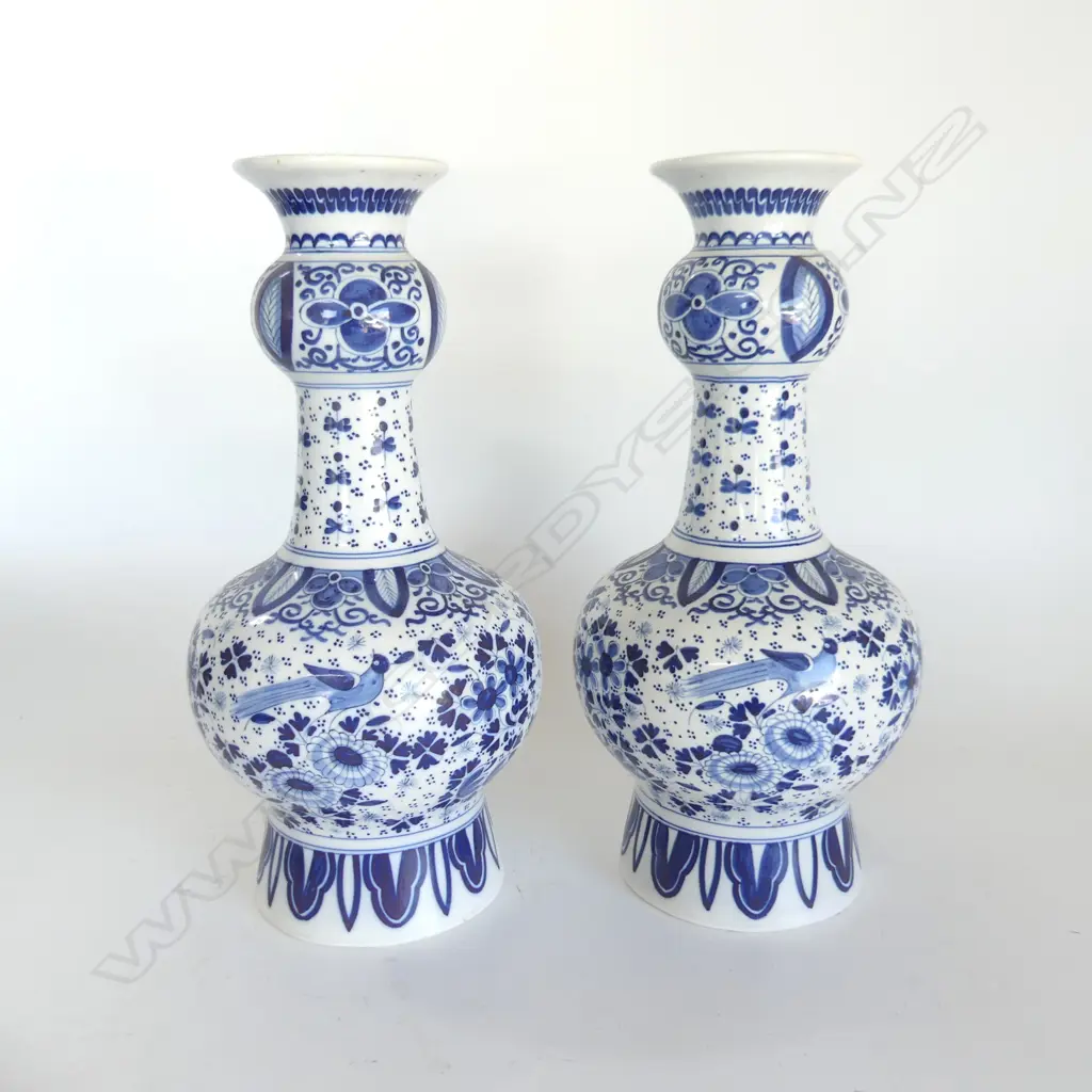 PR OF DELFT B/W TALL VASE ORIENTAL DESIGN H330MM Image 1++
