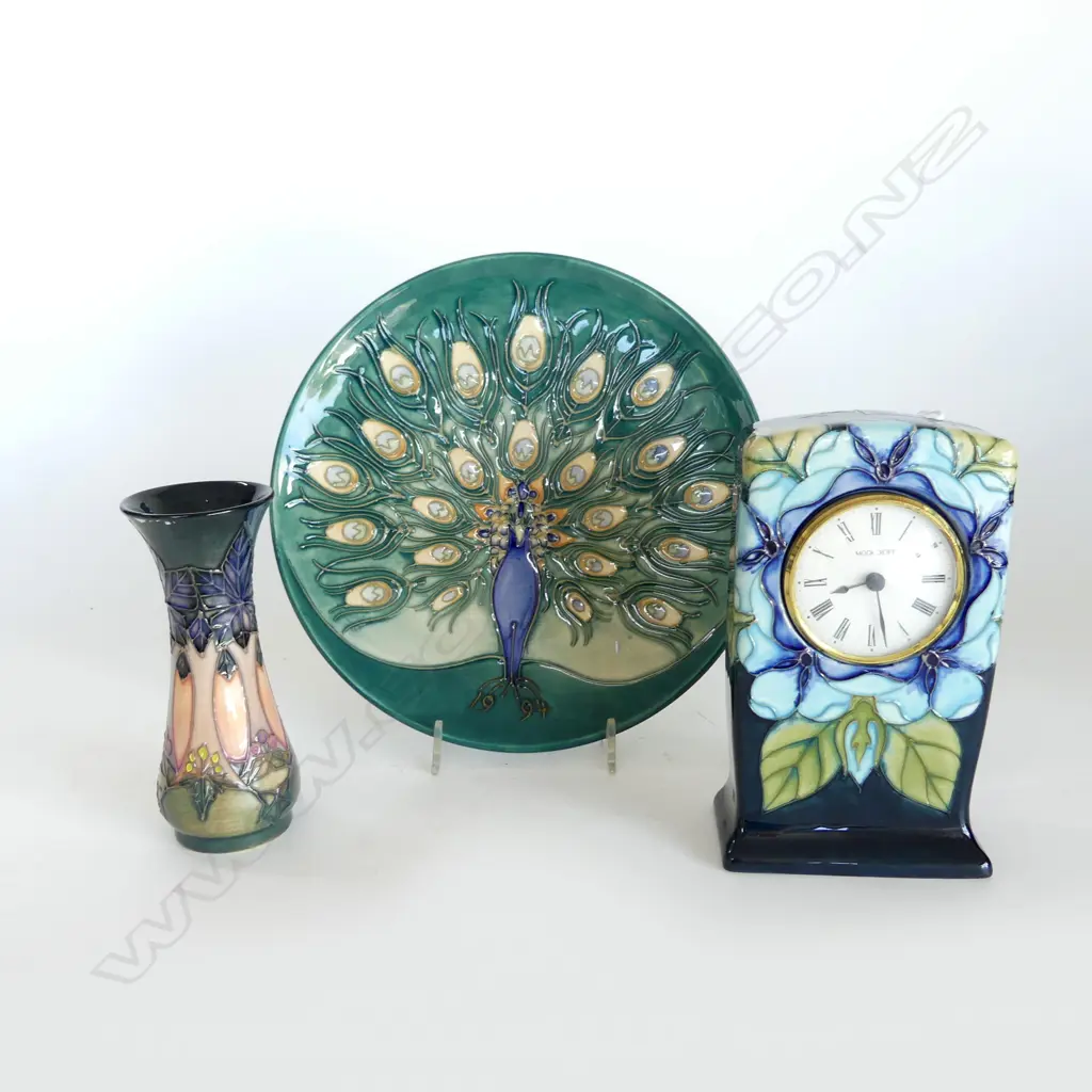 3 PCES MOORCROFT; PEACOCK PLATE 220mm dia, CLOCK H.160mm, VASE Image 1++