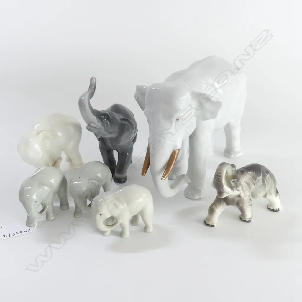 COLLECTION OF 7 CHINA ELEPHANTS  3WADE 1R/BAYREUTH  & OTHER CHINAS Image 1++