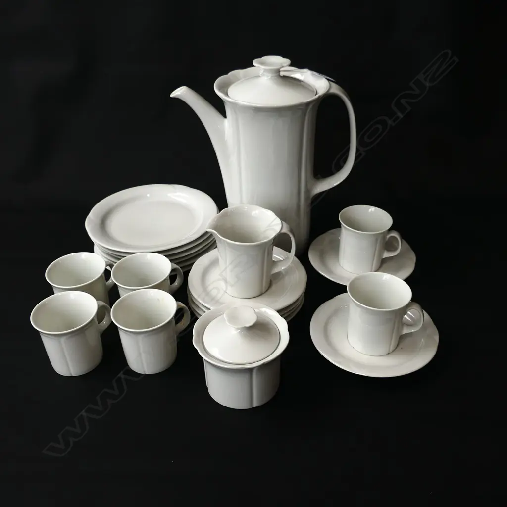 21 PCE ARZBERG WHITE COFFEE SET; POT, JUG, SUGAR & 6 TRIOS Image 1++