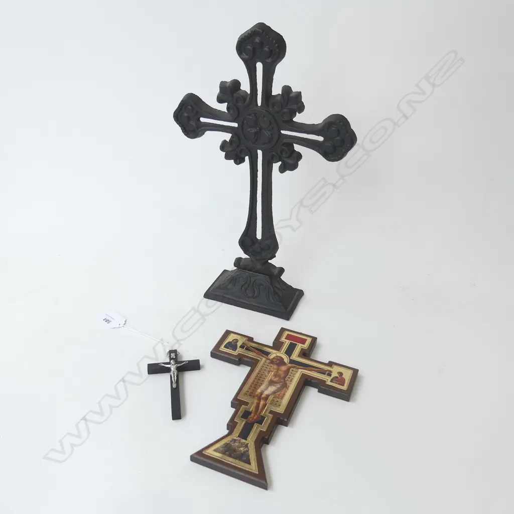3 CROSSES; CAST IRON H.365mm, 2 CRUCIFIX H.220 / 100mm Image 1++