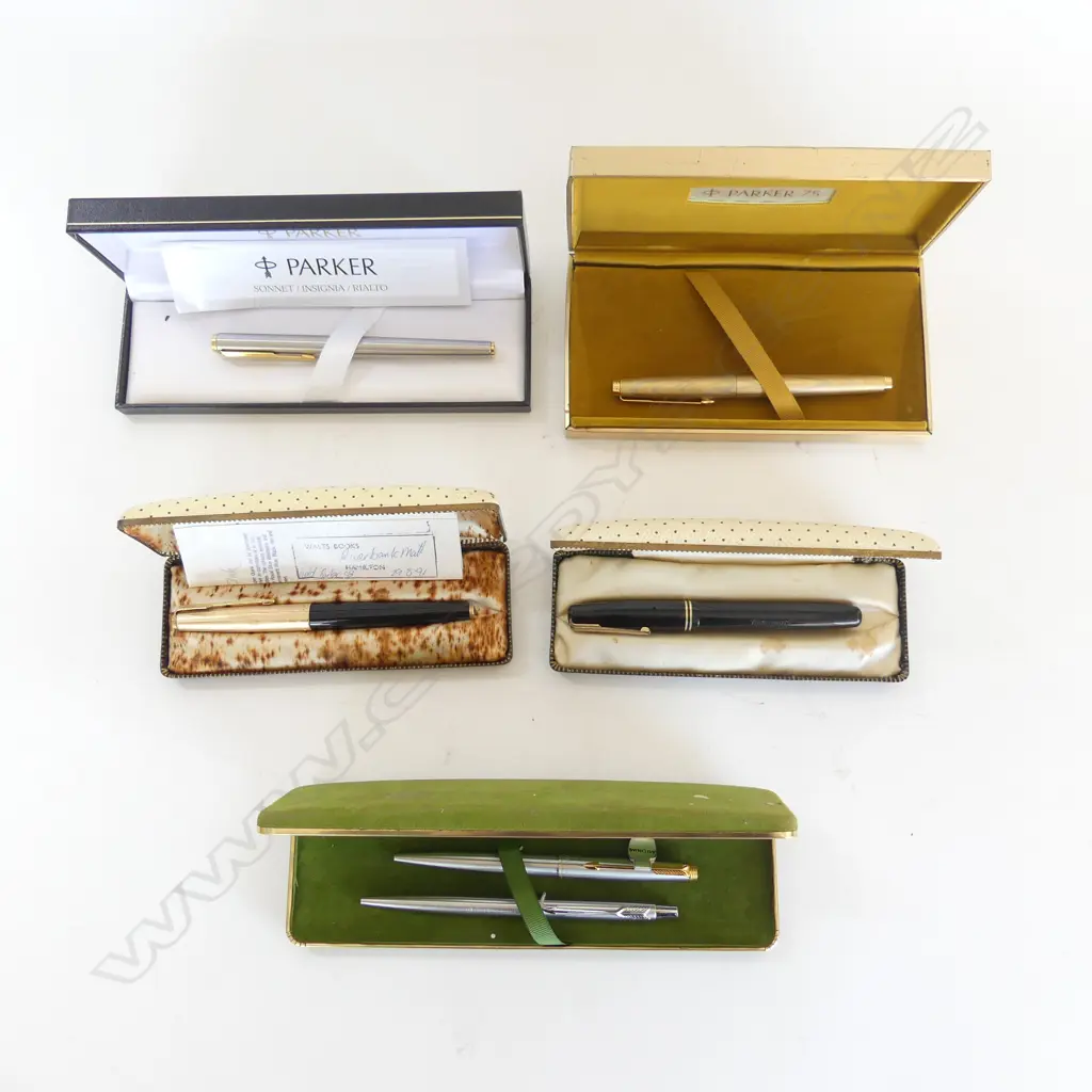 5 BOXED PARKER PENS: 2x #61 + #75 streaky coloured gold + 3 modern ball pens in 2 boxes  Image 1++