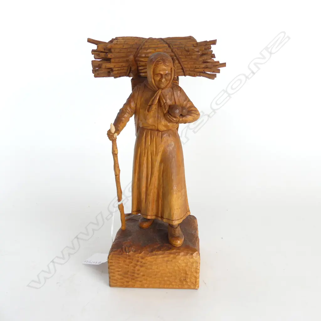 VINTAGE WOOD CARVING OF LADY FINELY DETAILED CARVING Image 1++
