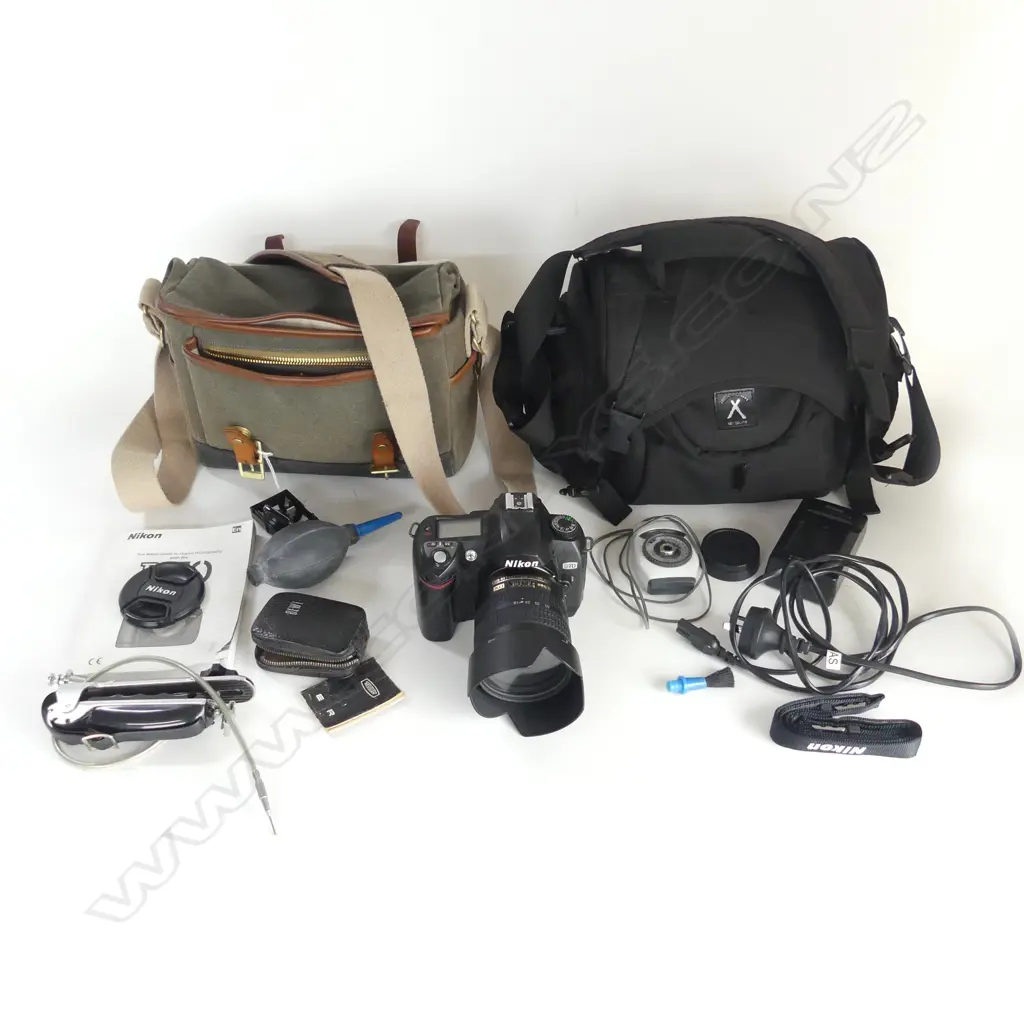 NIKON D70 SLR CAMERA WITH 62 AND 67 MM NIKON LENS 2 BAGS AND ACCESSORIES, WORKING Image 1++