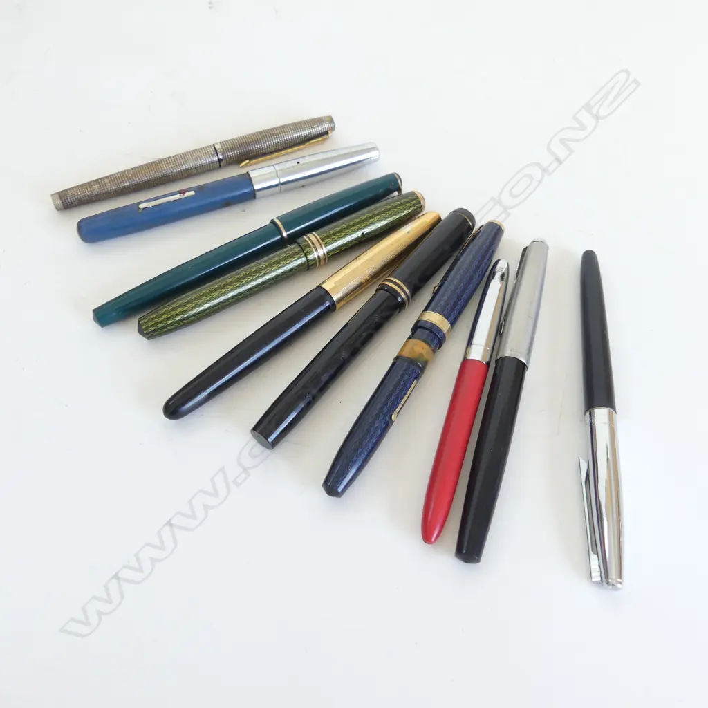 10 ASST VINTAGE FOUNTAIN & OTHER PENS Image 1++