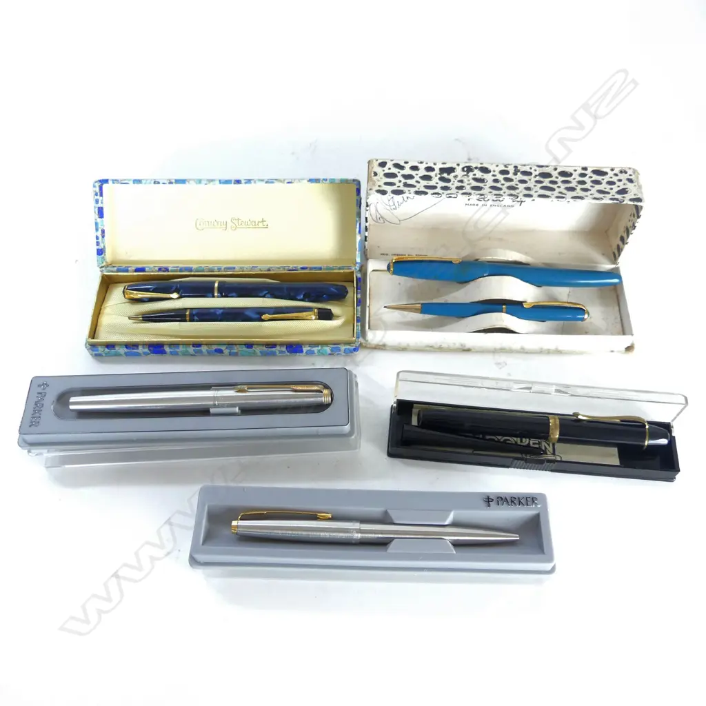 7 BOXED VINTAGE fountain & ball PENS some sets: Conway Stewart + Roll-tip + TroPen + 2 x Parker  Image 1++