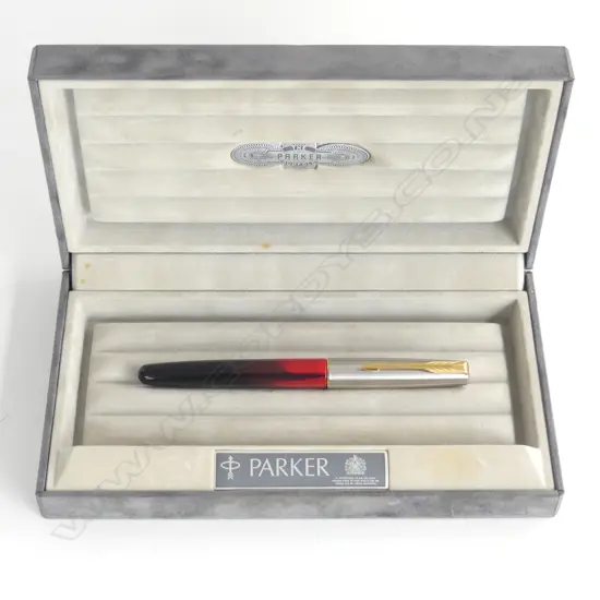 PARKER 'FRONTIER' DUOFOLD FOUNTAIN PEN red black body IN ORIGINAL BOX + outer box