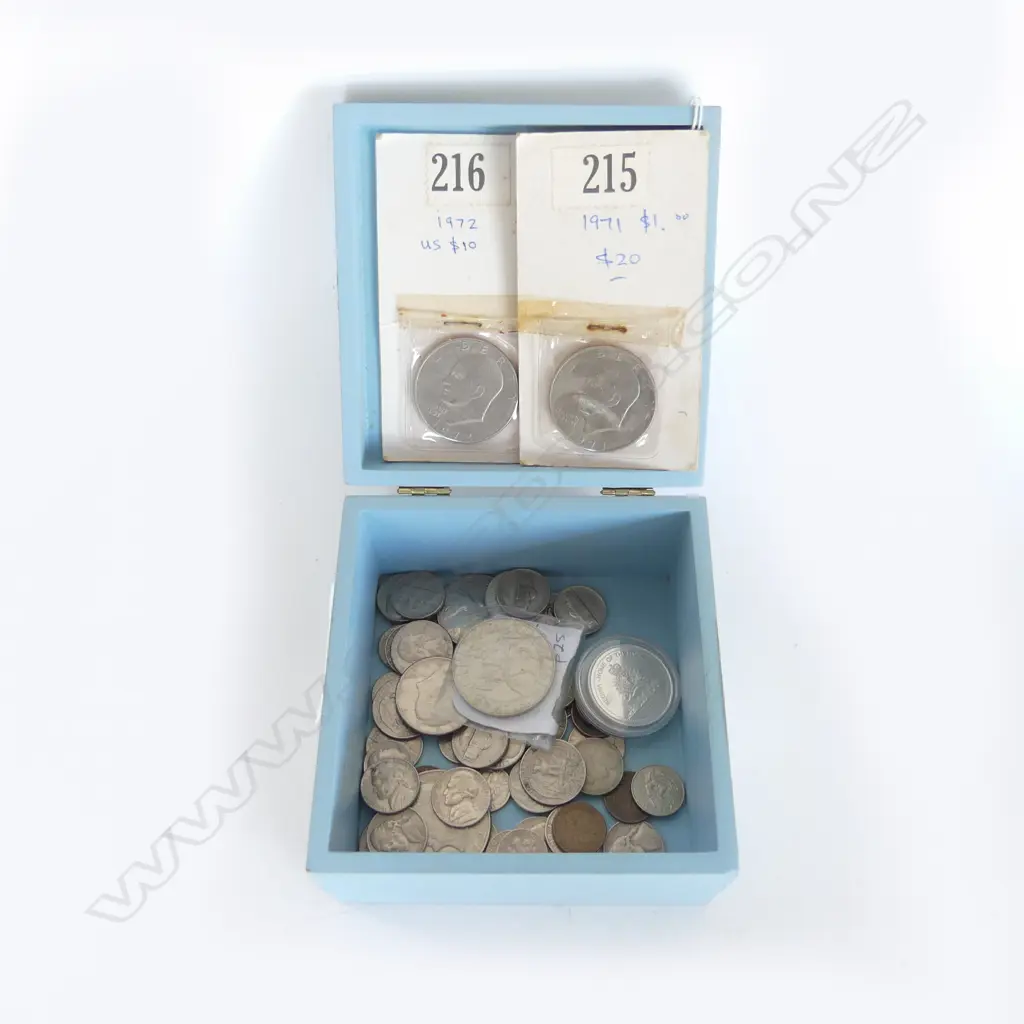 BLUE BOX MOSTLY AMERICAN COINS Image 1++