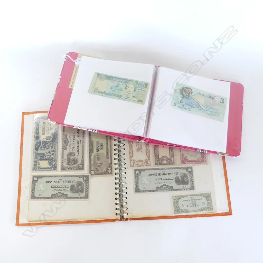 2 BANK NOTE ALBUMS Image 1++