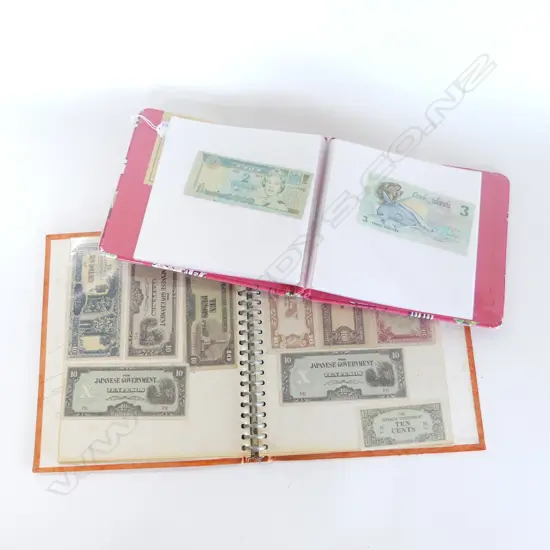 2 BANK NOTE ALBUMS