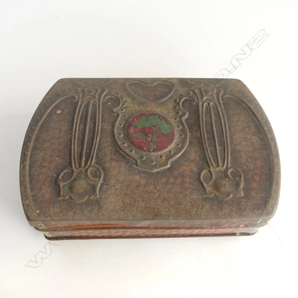 28 BONE & WOOD DOMINOES IN EARLY 20thC CADBURY TINE W.185mm Image 1++