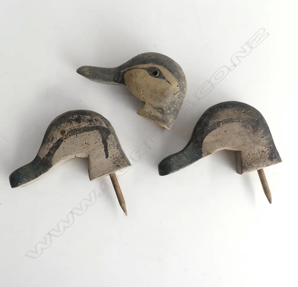 THREE VINTAGE WOODEN DUCK DECOY HEADS L.11CM-12CM Image 1++