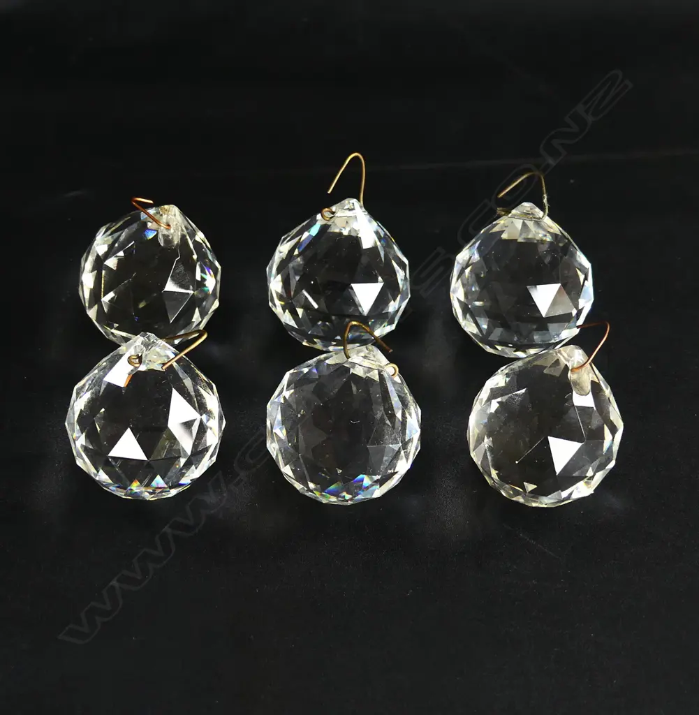 SIX QUALITY FACET CUT CRYSTAL BALLS WITH HANGERS D. 40MM Image 1++